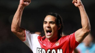 Ο Φαλκάο παίζει μπέιζμπολ (video)