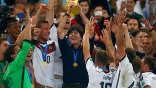 Δεν πάει πουθενά ο Λεβ