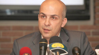 Τα αλλάζει όλα ή τον... αλλάζουν