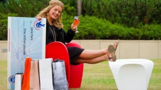 19χρονη κέρδισε τρελό στοίχημα δύο χρόνια μετά το λόττο! (Pics)