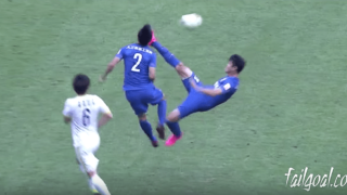 Εγκληματικό χτύπημα σε… συμπαίκτη (video)