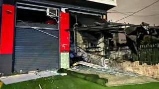 Έκρηξη σε πλυντήριο αυτοκινήτων στη Γλυφάδα