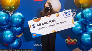 Καναδάς: 18χρονη έπαιξε λοταρία για πρώτη φορά και κέρδισε 48 εκατομμύρια δολάρια