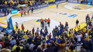 Φενέρμπαχτσε: Οπαδοί δεν άφηναν τους διαιτητές να μπουν στα αποδυτήρια