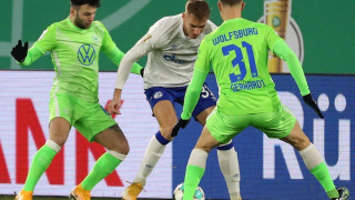 Στο «Χ» Μπουργκ και Χιρόνα, στο «2» Ντανκέρκ, Βόλφσμπουργκ