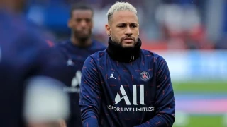 Ο Νεϊμάρ επιβεβαίωσε την ένταση στ' αποδυτήρια, «είναι ενοχλητικό να βγαίνουν στη φόρα αυτά τα πράγματα»