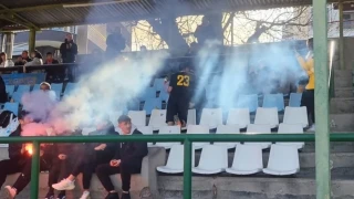 Λουλούδια και δαχτυλίδι στον πάγκο για την ξεχωριστή πρόταση γάμου στην Έδεσσα