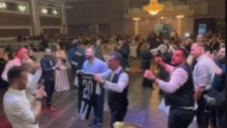 Γαμήλιο γλέντι μετατράπηκε σε «Τούμπα» με συνθήματα και ποντιακά