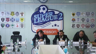Παραιτήθηκε ο Λεουτσάκος, επαναρχίζει η Super League 2