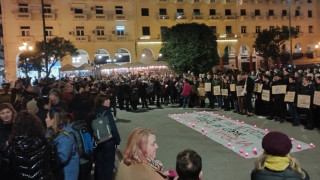 Τραγωδία των Τεμπών-Θεσσαλονίκη: Σιωπηλή διαμαρτυρία για τα θύματα