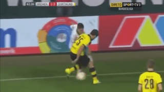 Βρε Sokratis κλείσε τα πόδια σου ρε αδερφέ! (video)