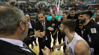 Oι πανηγυρισμοί των παικτών του Δικεφάλου μετά τη νίκη επί του Παναθηναϊκού