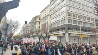 Χιλιάδες κόσμου στο κέντρο της Θεσσαλονίκης για το φονικό στα Τέμπη