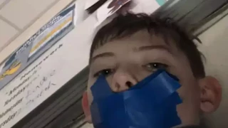 Απίστευτο περιστατικό σε σχολείο: Καθηγητής φίμωσε με μονωτική μαθητή επειδή μιλούσε στην τάξη