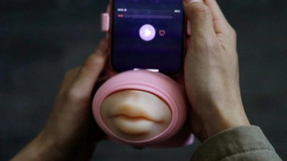 Κίνα: Συσκευή για φιλιά εξ αποστάσεως