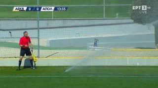 ΑΕΚ Β'-Απόλλων Σμύρνης: Άνοιξαν τα ποτιστικά την ώρα του παιχνιδιού