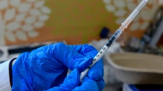 Νέες οδηγίες ΠΟΥ: Όχι στον εμβολιασμό κατα του κορονοϊού σε υγιείς