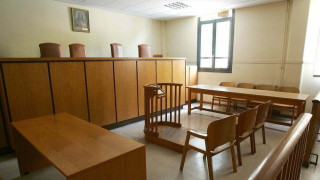 Θεσσαλονίκη: Μάνα και κόρη βιντεοσκοπούσαν δίκη και συνελήφθησαν