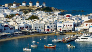 Συνέλαβαν μεγαλοεργολάβο για παράνομη εξόρυξη στη Μύκονο