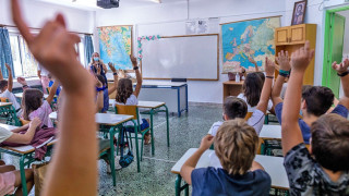 Υπουργείο Παιδείας: Δεν προσμετρώνται οι απουσίες έως πέντε ημέρες λόγω κορωνοϊού