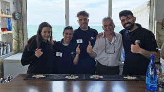 Θεσσαλονίκη: Ταβέρνα απασχολεί βαρήκοους και κωφούς ως σερβιτόρους και μάγειρες