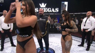 Ρουμανία: Γυναίκες μπήκαν στο κλουβί και αγωνίστηκαν στα χαστούκια... οπισθίων