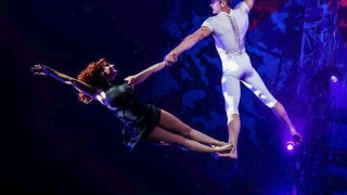 Πάγωσαν όλοι στο Coachella: Ακροβάτισσα έπεσε από τεράστιο ύψος στο κενό