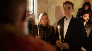 Μητσοτάκης: «Ήρθε η ώρα να ασχοληθούμε με το αρνί και το κοκορέτσι»