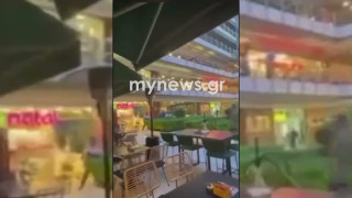 Βίντεο ντοκουμέντο του Mynews.gr: Η στιγμή της οπαδικής επίθεσης σε εμπορικό κέντρο της Θεσσαλονίκης (vid)