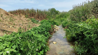 Χιλιάδες τόνοι με βλαβερά απόβλητα στο Θερμαϊκό – Μία σύλληψη