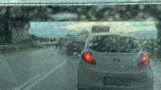 Πέλλα: Χαλαζόπτωση προκάλεσε προβλήματα σε οδηγούς και καλλιέργειες (vid)