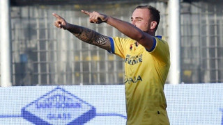 To γκολ της χρονιάς με... ξαπλωτό ψαλιδάκι (video)