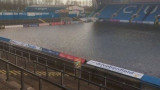 Γήπεδο-πισίνα και στην Αγγλία! (videos)