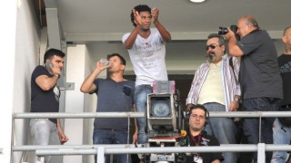 Η... μεγάλη αγκαλιά του Λίνο