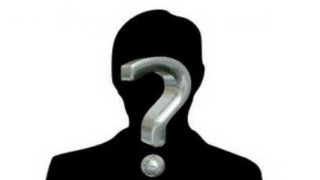 Ποιος πασίγνωστος Έλληνας τραγουδιστής ανακοίνωσε ότι θα παντρευτεί