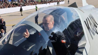 Ο Ερντογάν παρουσίασε το «εθνικό μαχητικό αεροσκάφος της Τουρκίας»