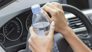 Πίνεις νερό στο αυτοκίνητο; Αυτό είναι το πρόστιμο που σε περιμένει