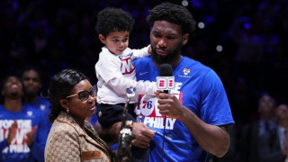 NBA: Δάκρυσε ο Εμπίντ όταν παρέλαβε το βραβείο του MVP