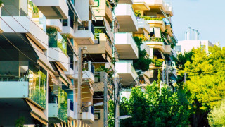 Εξοικονομώ-Ανακαινίζω: Η «ακτινογραφία» του προγράμματος 300 εκατ. ευρώ για νέους 18-39 ετών