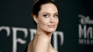 H Αντζελίνα Τζολί το ρίχνει στις... business εγκαινιάζοντας σειρά ρούχων