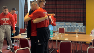 Με... μάσκες Βενζέκοφ οι παίκτες του Ολυμπιακού στο Κάουνας!