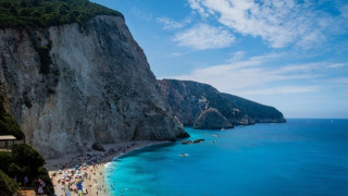 Voucher για φθηνές διακοπές: Τι αλλάζει με τις επιδοτήσεις σε Κοινωνικό Τουρισμό και Τουρισμό για Όλους