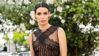 Τόνια Σωτηροπούλου: Με δαντελένιο φόρεμα και nude εσώρουχο στις Κάννες