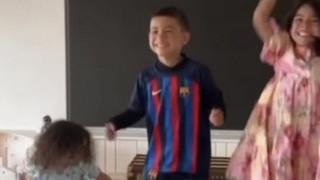 Ο γιος του Ρονάλντο με φανέλα της Μπαρτσελόνα!