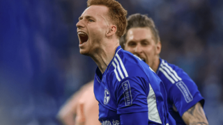 «Bet builder με... Metro»: Με τη βαριά φανέλα της Σάλκε