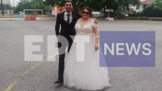 Γαμπρός και νύφη το πήραν... σερί από το γάμο τους και πήγαν να ψηφίσουν- Εμφανίστηκαν με κουστούμι και νυφικό