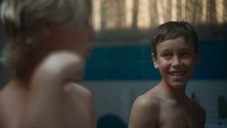 Ο Φίλης στηρίζει τη δασκάλα που έδειξε την ταινία «Αγόρια στο ντους» σε μαθητές