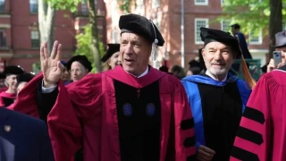 O Tom Hanks τιμήθηκε με πτυχίο του Χάρβαρντ χωρίς να «ιδρώσει» ούτε δευτερόλεπτο