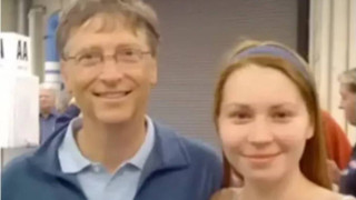 Μπιλ Γκέιτς: Η Ρωσίδα «ερωμένη» του είναι φίλη με την κατάσκοπο του Κρεμλίνου, Άννα Τσάπμαν