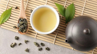 Το τσάι που καίει λίπος ακόμη και όταν κάθεστε